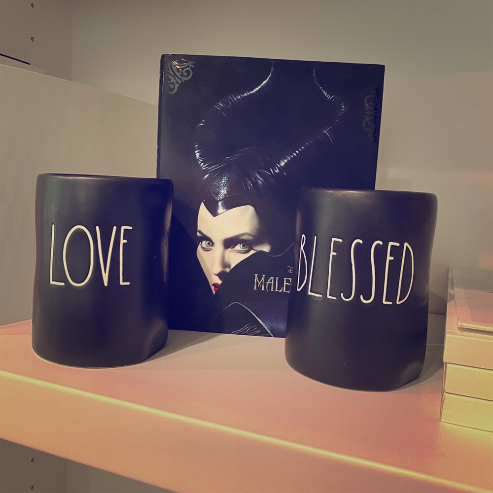 Rae Dunn Love ad Blessed scented candles 🕯